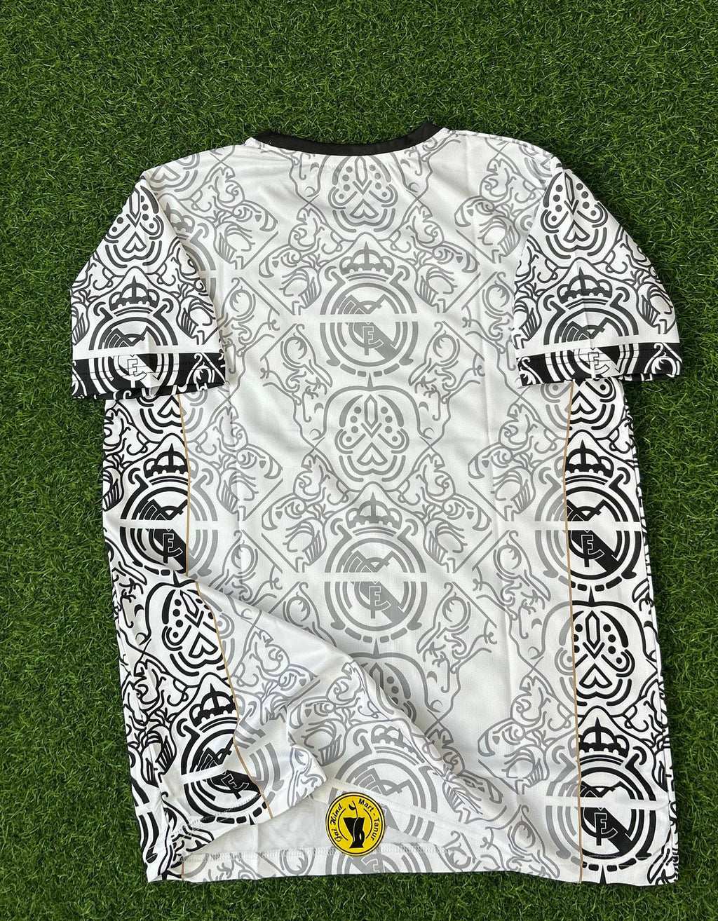 REAL MADRID SPECIAL EDITION KIT, HALFSLEEVE EMBROIDERY