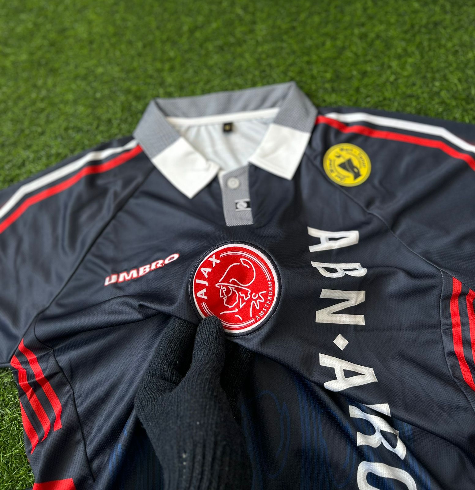 AJAX 1997-98 AWAY KIT, HALFSLEEVE POLO EMBROIDERY – ZENIN